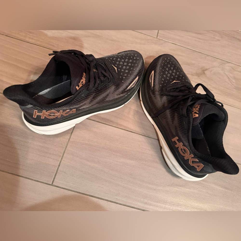 Hoka boys 9.5 Black Running Shoes
